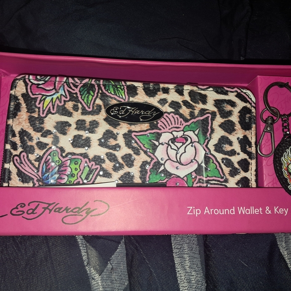 NWT Ed Hardy Leopard Print Wallet, Bag Charm, and Umbrella Set - Picture 9 of 10